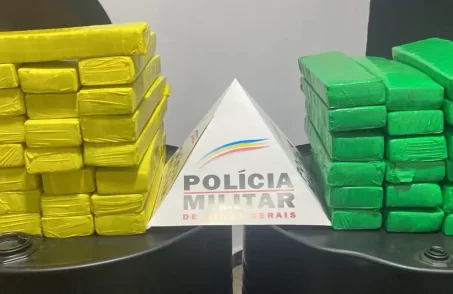 Dupla é presa com mais de 50 barras de maconha em Itaúna