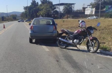 O acidente ocorreu no trevo do Parque de Exposições. (FOTO: Divulgação Polícia Militar Rodoviária)