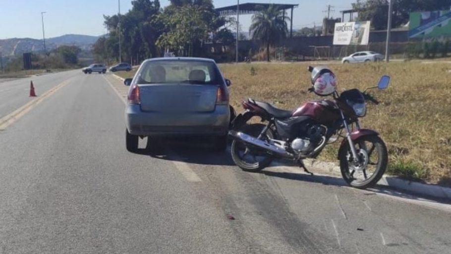 O acidente ocorreu no trevo do Parque de Exposições. (FOTO: Divulgação Polícia Militar Rodoviária)