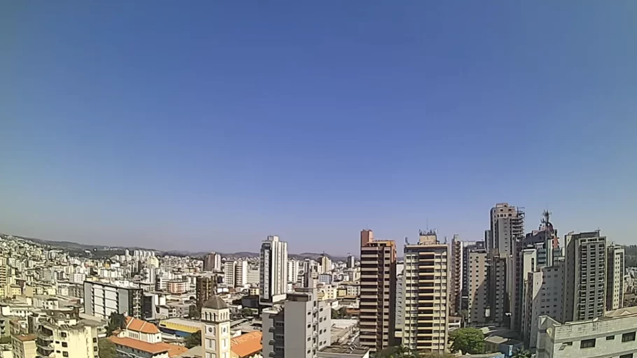 Fim de semana de temperaturas altas e chuviscos no Centro-Oeste de Minas