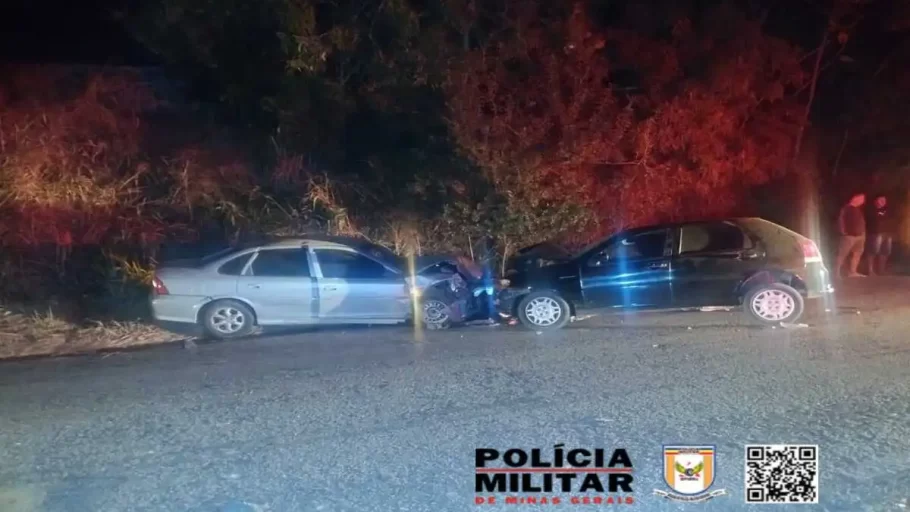 Acidente com três carros deixa vítima com ferimentos graves