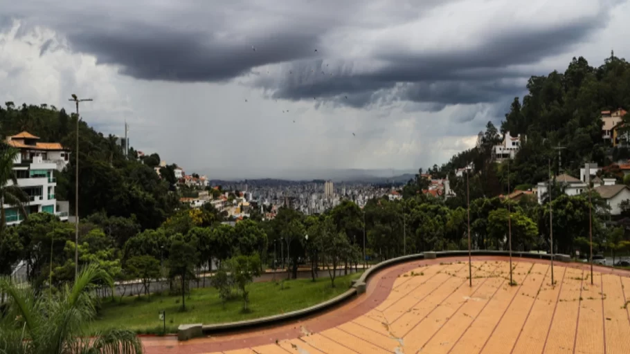 Ciclone extratropical pode intensificar chuvas em Minas Gerais