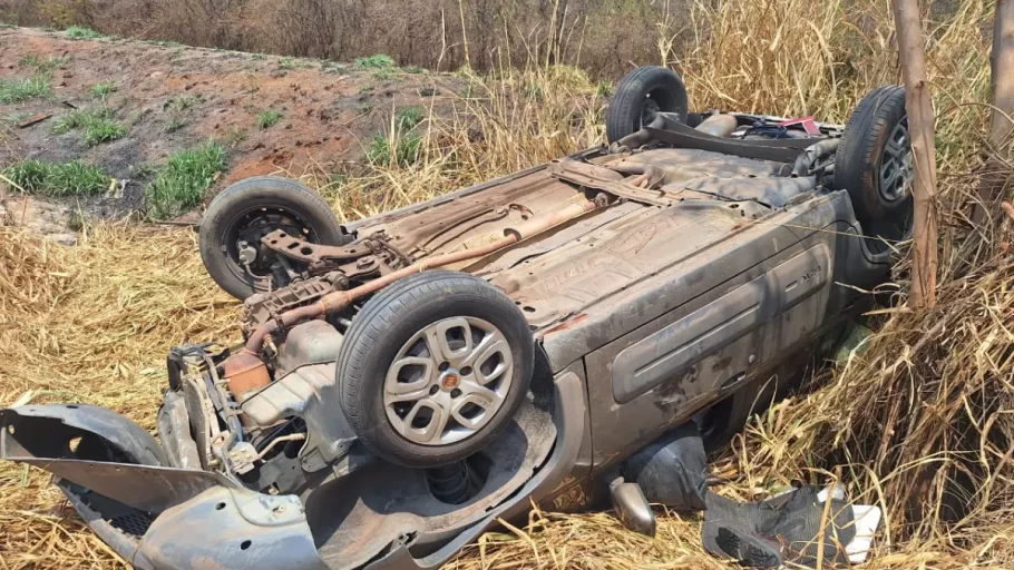 Acidente deixa motorista ferido na MG-170 em Arcos