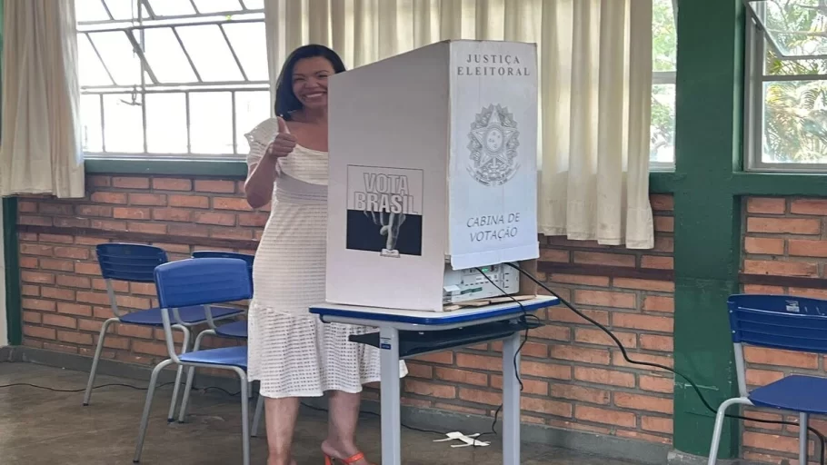 Janete ao votar: “Dar continuidade, errando menos"