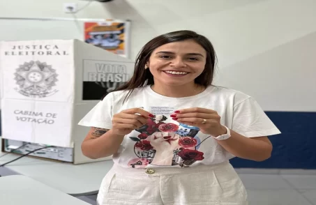 Lohanna ao votar: "É muito importante respeitar a vontade soberana das urnas"