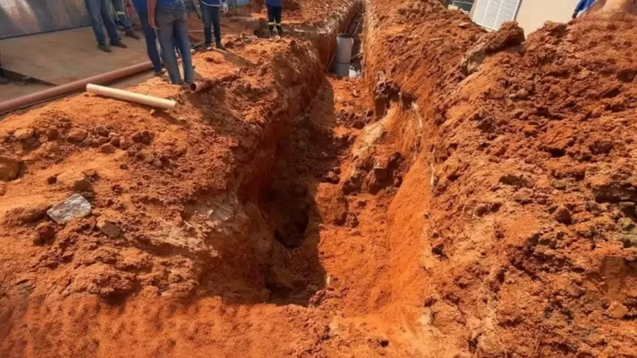 Trabalhador é resgatado após soterramento em obra em Formiga