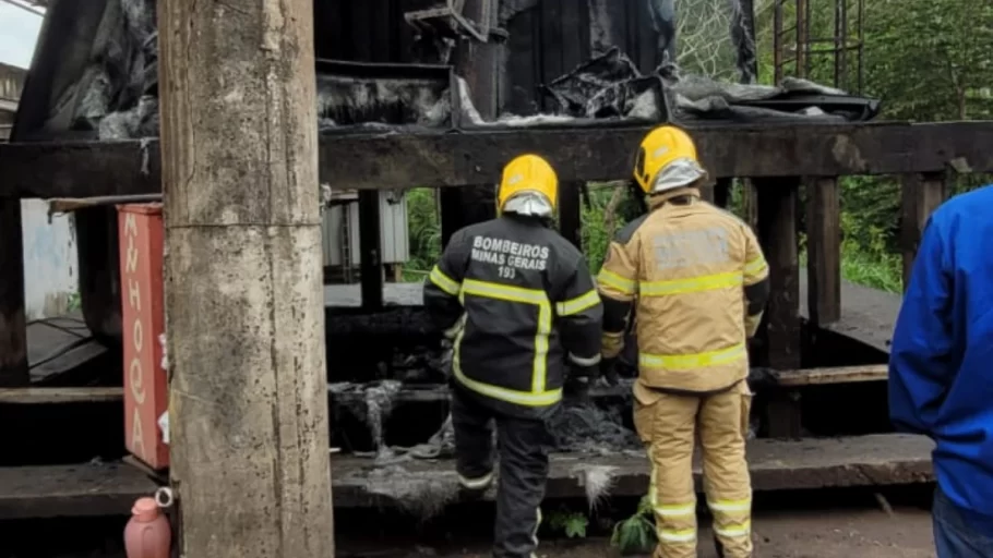 BOMBEIROS-INCÊNDIO-SIDERÚRGICA