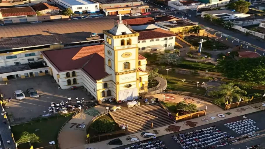 Divinópolis celebra abertura do Ano Jubilar com grande caminhada e missa.(Foto: Christyam de Lima (Catedral) Pascom Senhor Bom Jesus)