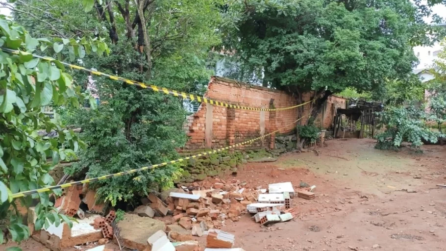 Prefeitura de Carmo do Cajuru intensifica ações após chuva intensa.(FOTO: Divulgação Prefeitura de Carmo do Cajuru)