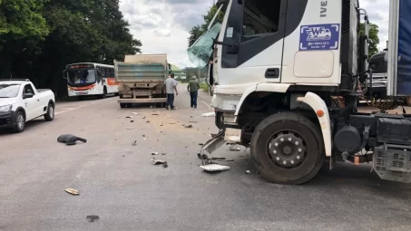 acidente caminhão da prefeitura de itaúna