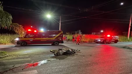 Arcos Colisão entre motos em deixa um morto e outro ferido.(FOTO: Corpo de Bombeiros)